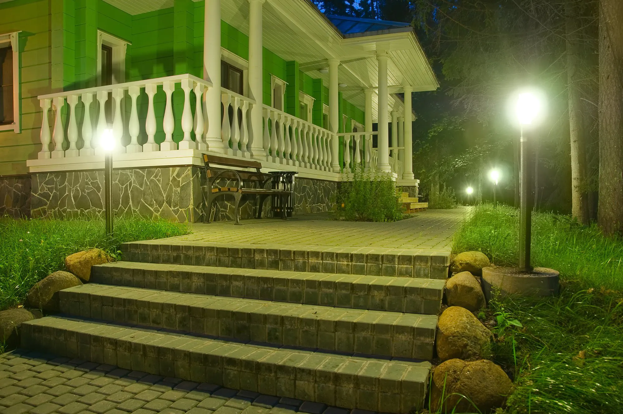 outdoor stairs lighting