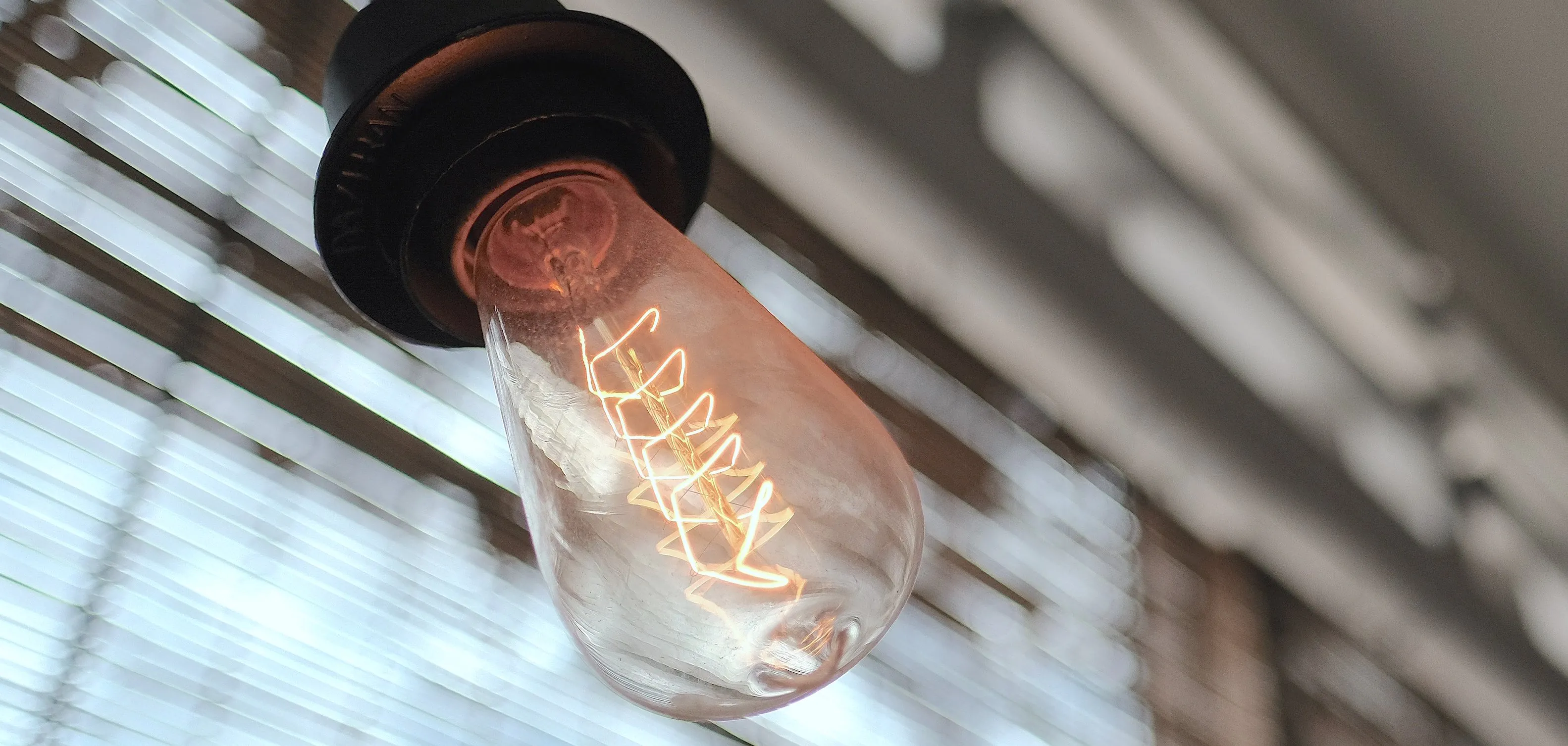 LED bulb flickers